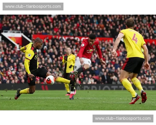 梦剧场的红与埃伍德园的白:曼联vs布莱克本,那段被时光酿醇的英超恩仇录 梦剧场的红与埃伍德园的白:曼联vs布莱克本,那段被时光酿醇的英超恩仇录